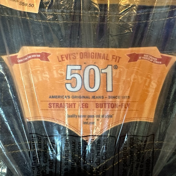 Men’s Levi Straight Leg Button Fly Jeans BRAND NEW - Picture 4 of 4